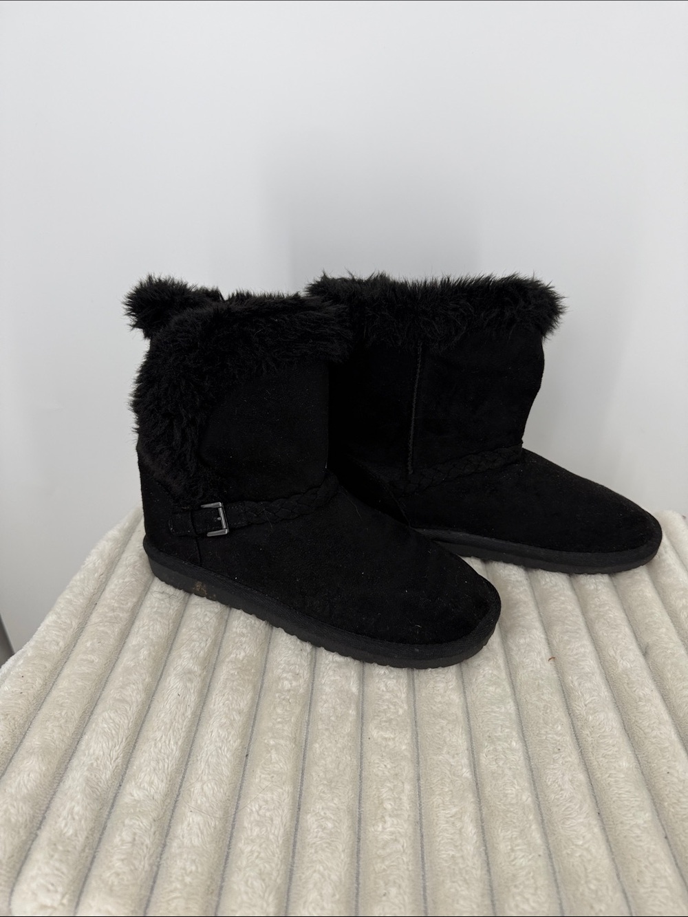 The Children’s Place Black Fur-Trim Suede Winter Boots Big Girls 6